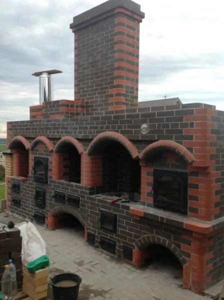 Кирпич облицовочный радиусный пустотелый Lode Brunis F15 (R60) гладкий, 250*120*65 мм